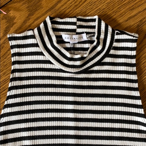 Socialite sleeveless dress - Picture 3 of 8